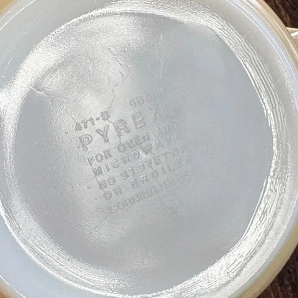 Pyrex Forest Fancies Small Casserole Dish 471 Vintage 1 Pint Round White Almond